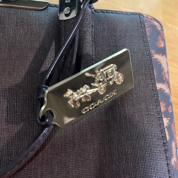 COACH Handbag - Picture 6 of 6